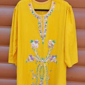 VTG Embroidered Tunic handmade Dress muumuu caftan Spring yellow